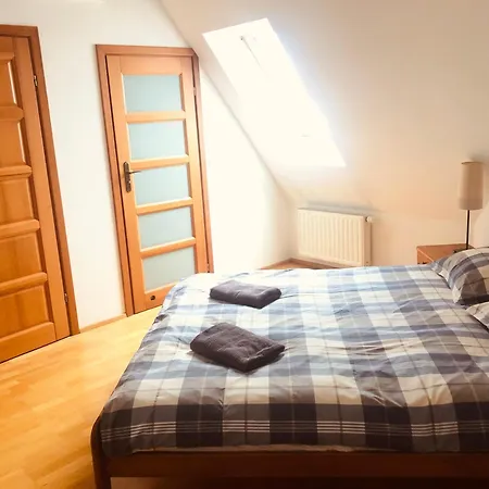 Center Apartment *